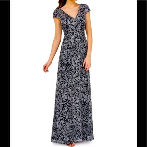Women's Formal Dress Size 8 JS Collections Embroidered Short Sleeve Navy  Silver